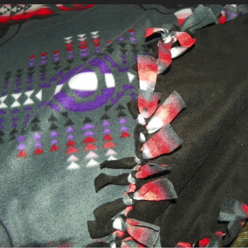 Navajo Gray Reversible Fleece Blanket Size 35”x58”  Tied